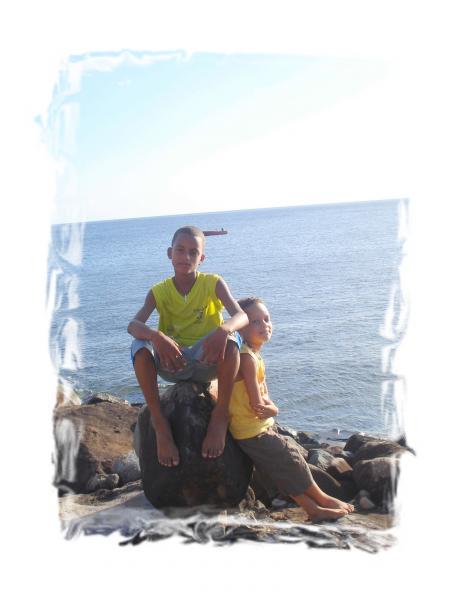        ▁ ▂ ▃ ▄ ▅ ▆ ▇ Family█ ▇ ▆ ▅ ▄ ▂ ▁ 